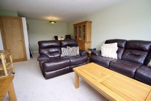 Living/Diner- click for photo gallery